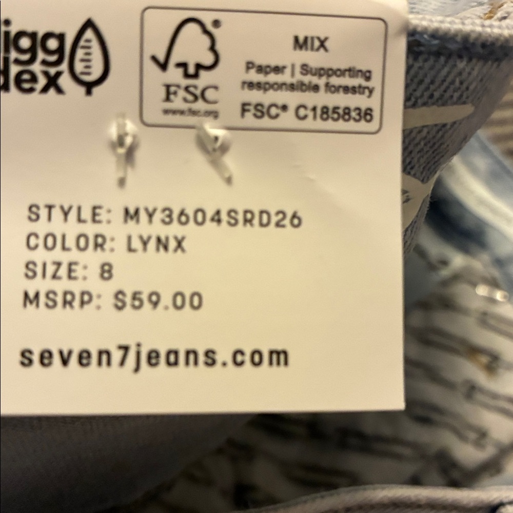 Seven7 Light Wash ( Lynx) Denim Mid-Rise Women’s Shorts - Picture 15 of 15